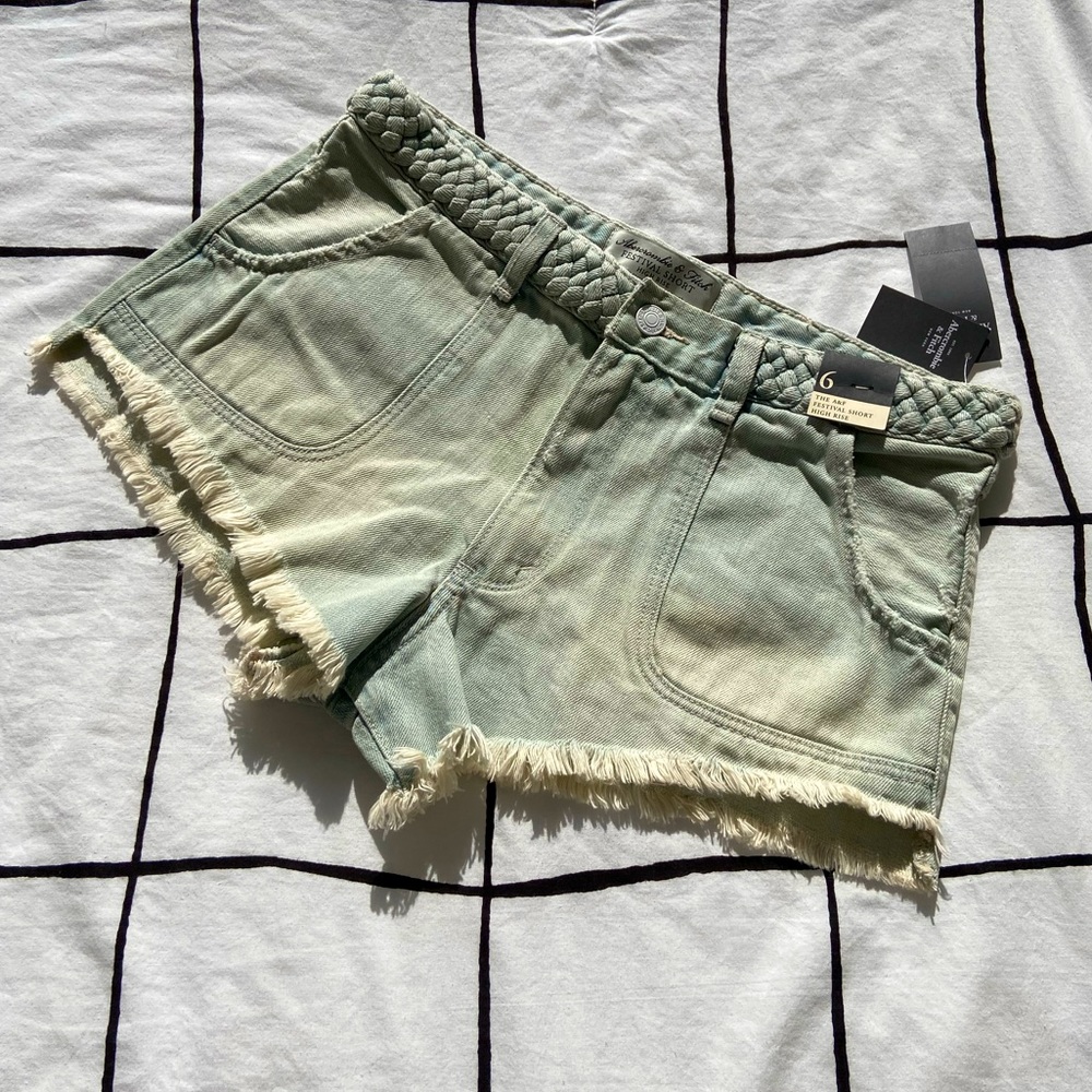 Abercrombie and Fitch Festival Short High Rise